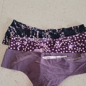 Victoria's Secret Black and Purple No Seam Panties Lot